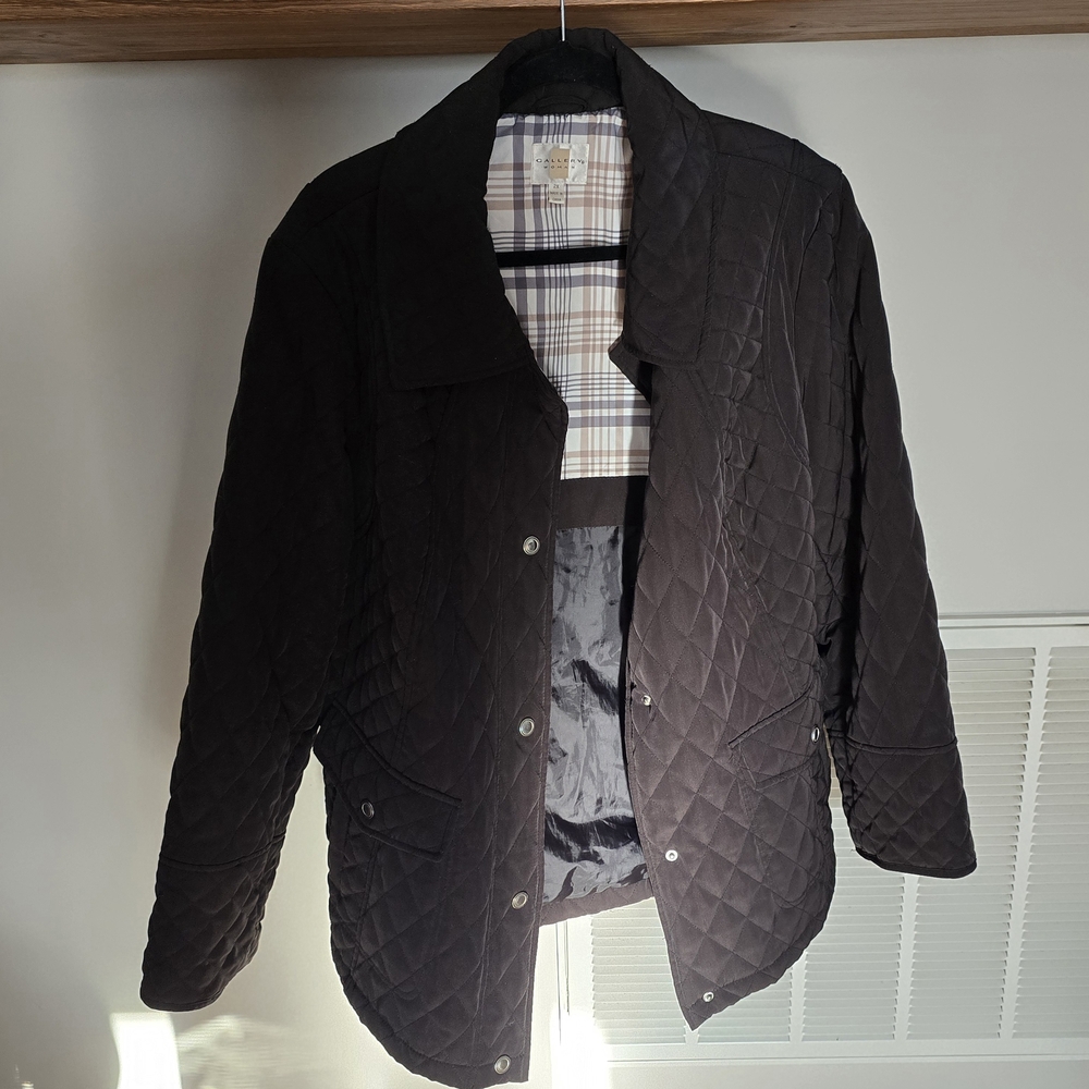 Gallery Women's Quilted Black Jacket